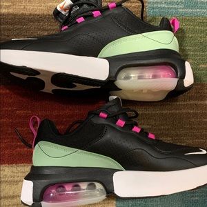 Women’s Nike  Air Max Verona Sneakers